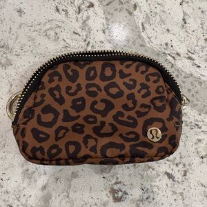 Lululemon nano pouch